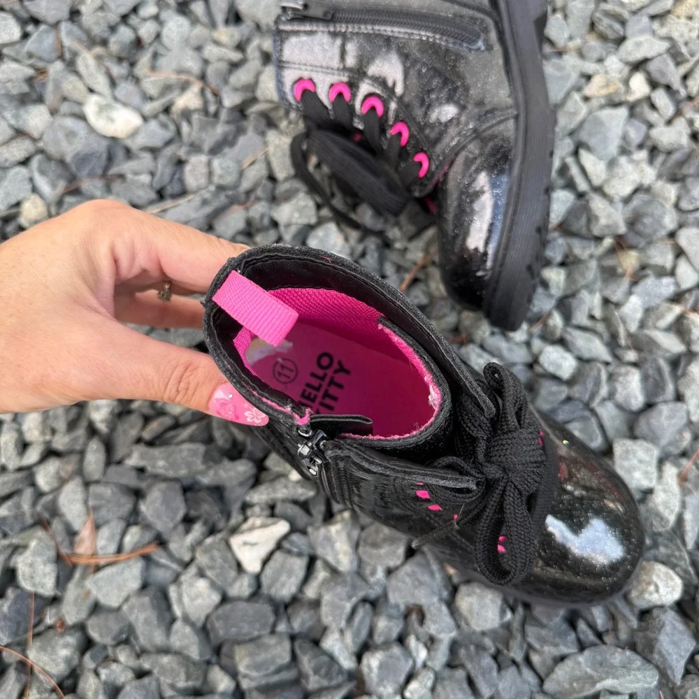 Hello Kitty Girls Black Glitter Patent Combat Boots Side Zip Pink Size 11